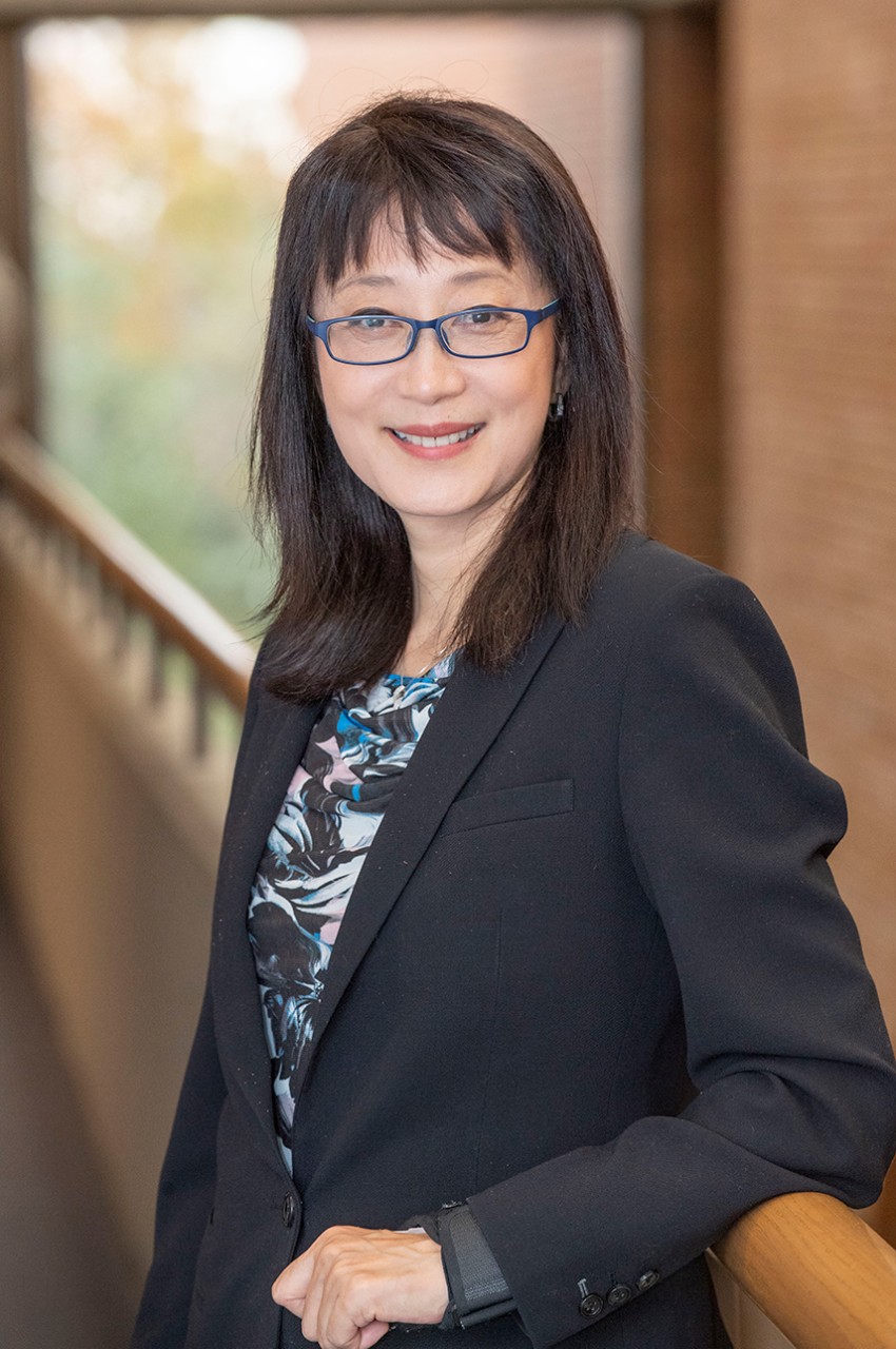 Headshot of Lin (Lynn) Bai