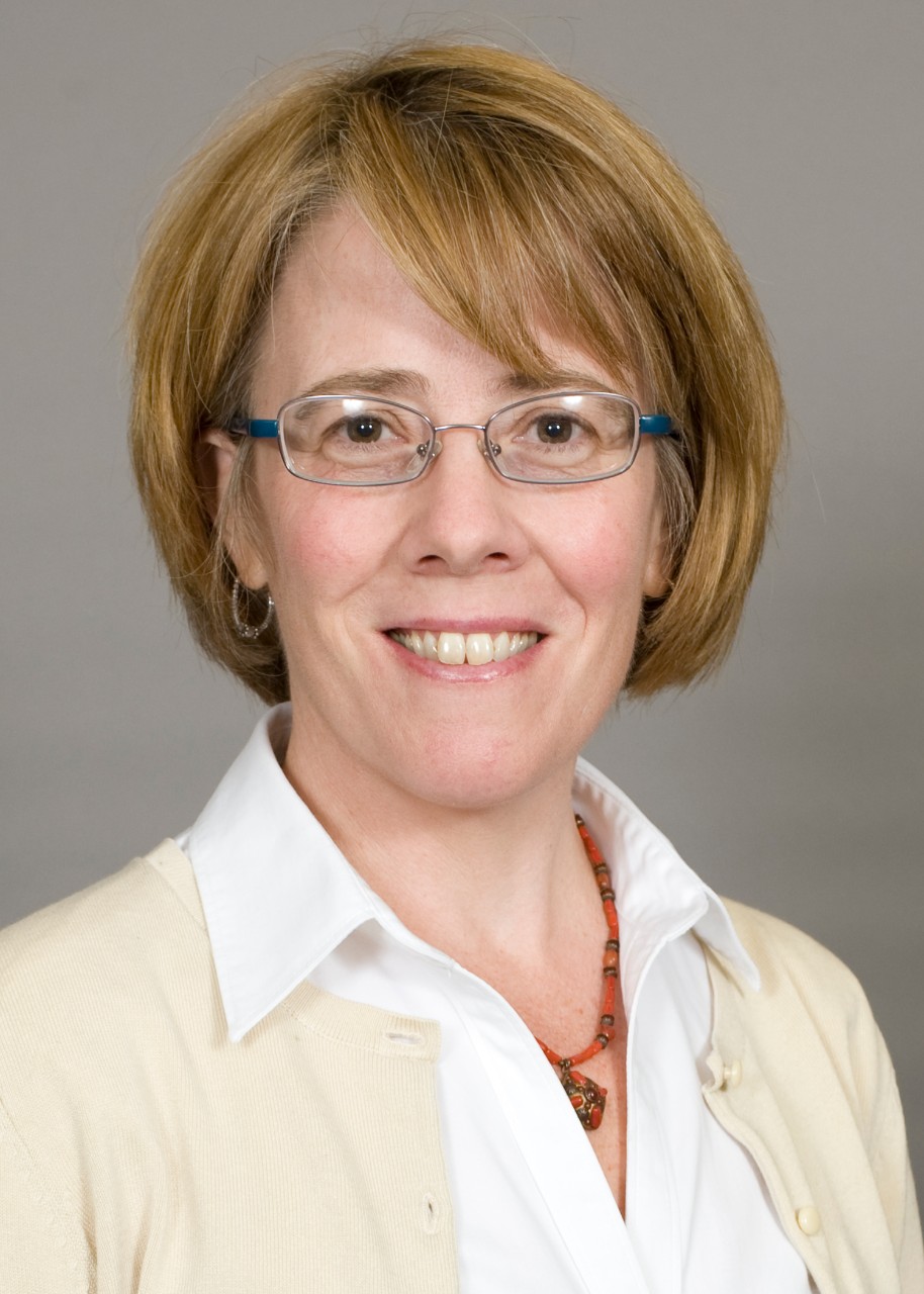 Headshot of Elizabeth Lenhart